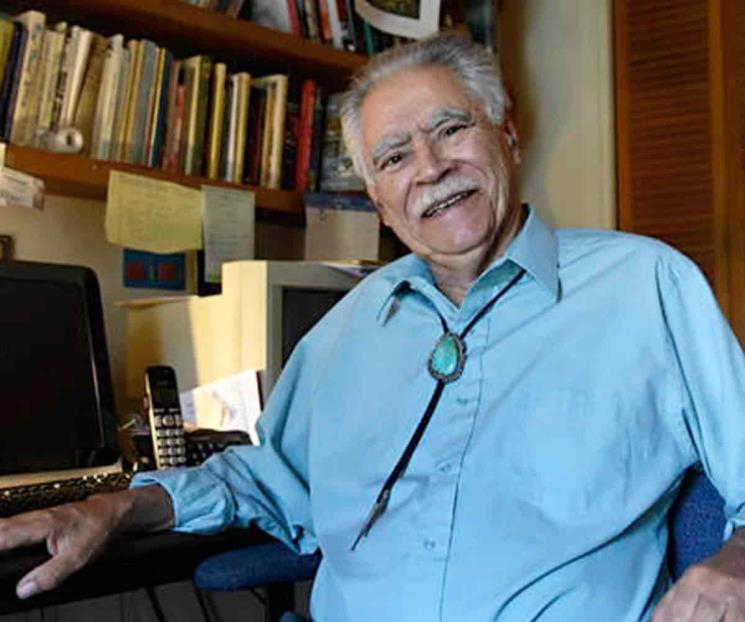 Fallece Rudolfo Anaya, el “padrino” de la literatura chicana