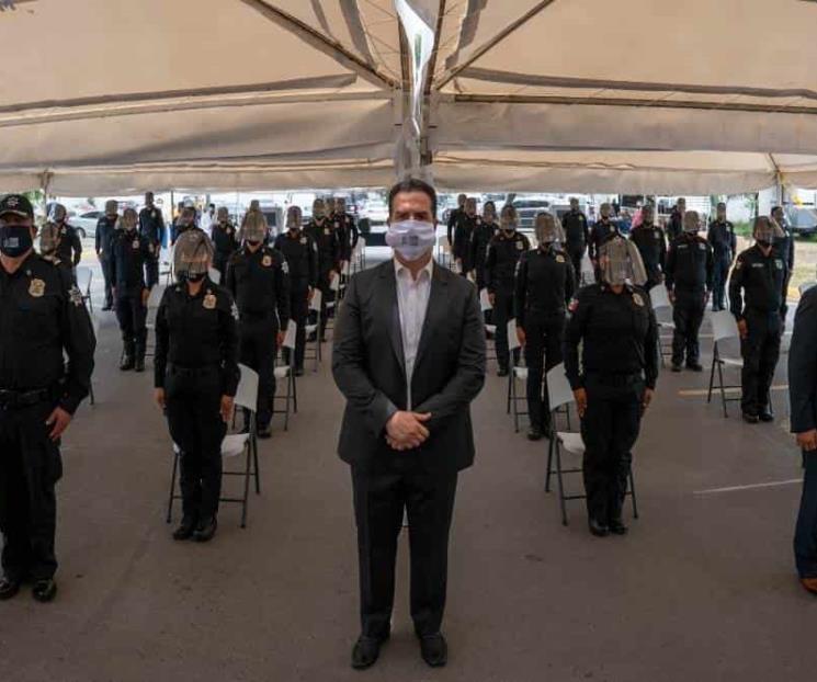 Tiene Monterrey ceremonia de 43 nuevos policías