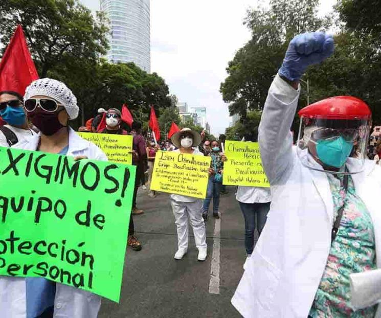 Protestan trabajadores de salud
