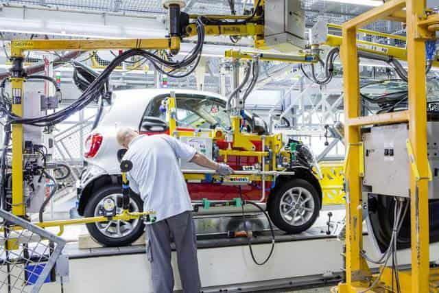 Daimler pondrá en venta la planta de Smart en Francia