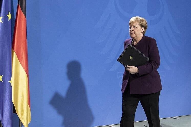 Merkel urge a UE a aprobar pronto plan de recuperación