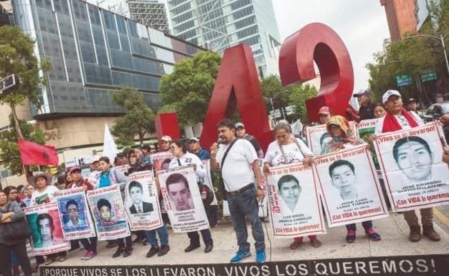 Detienen a integrante de AIC por tortura por caso Ayotzinapa