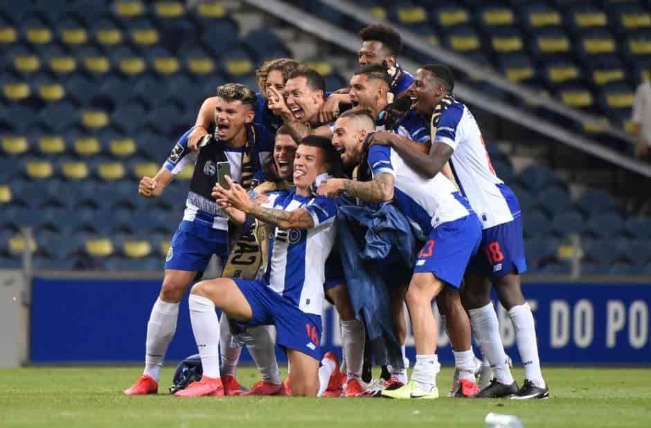 ‘Tecatito’ Corona y el Porto ganan el campeonato