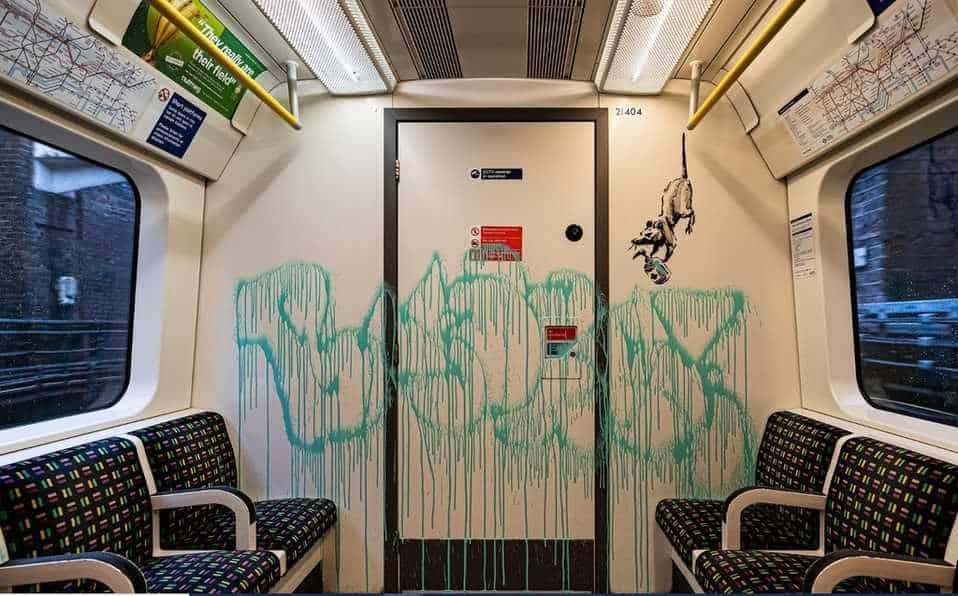 Metro de Londres borra grafitis de Banksy