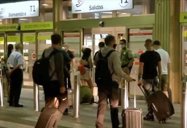 GB impone cuarentena a turistas provenientes de España