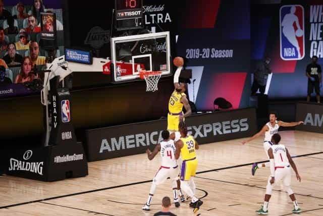 Ganan Jazz y Lakers en retorno de NBA