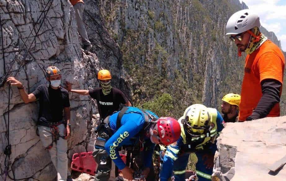 Muere excursionista desbarrancado en la Huasteca