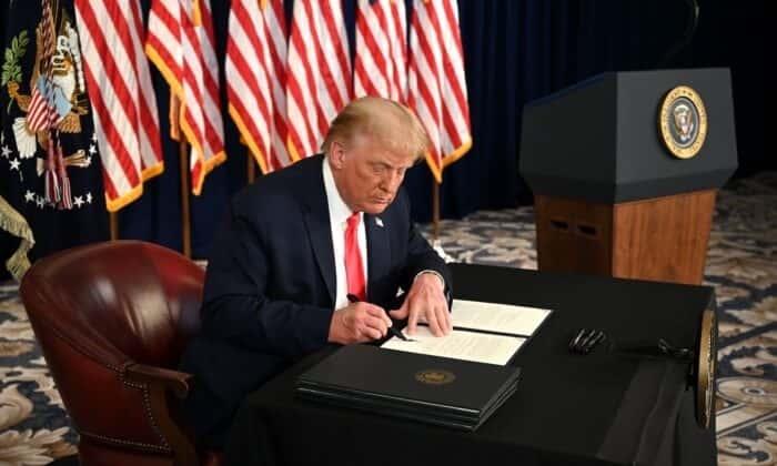 Trump firma órdenes que buscan alivio económico ante Covid