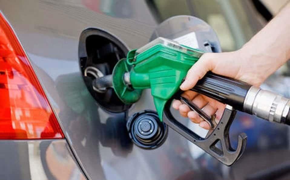 No habrá gasolinazos por crisis: AMLO