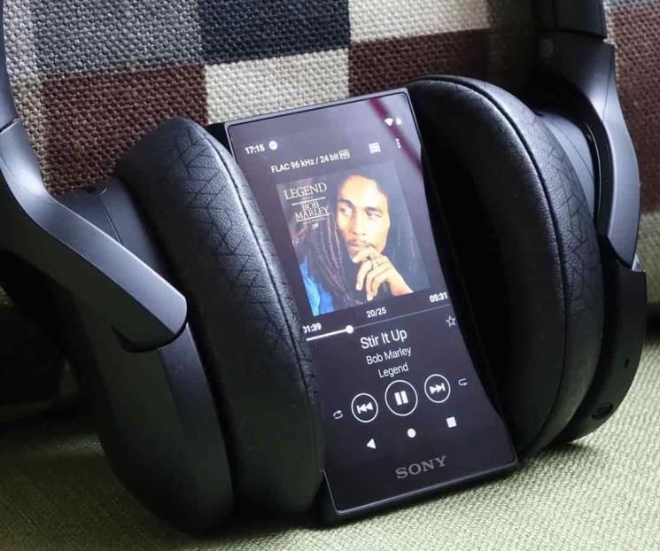 Auriculares Sony WH-H910N con batería de larga duración