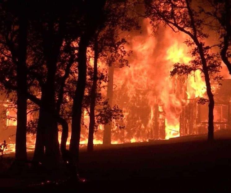 Pide California ayuda por incendios
