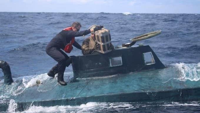 Policía de Colombia intercepta submarino del CJNG