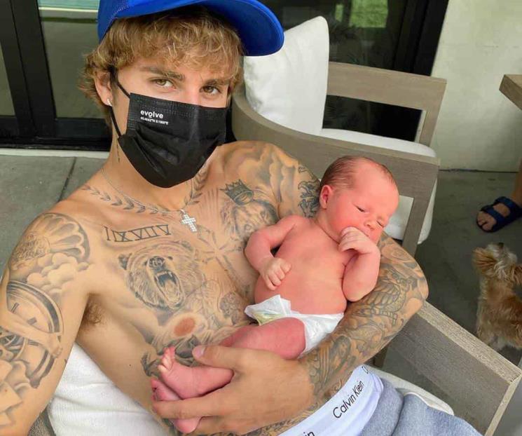 Justin Bieber deja ver su lado más tierno con un bebé