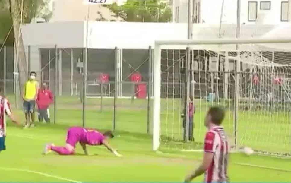 Raúl Gudiño se come gol en la Sub-20