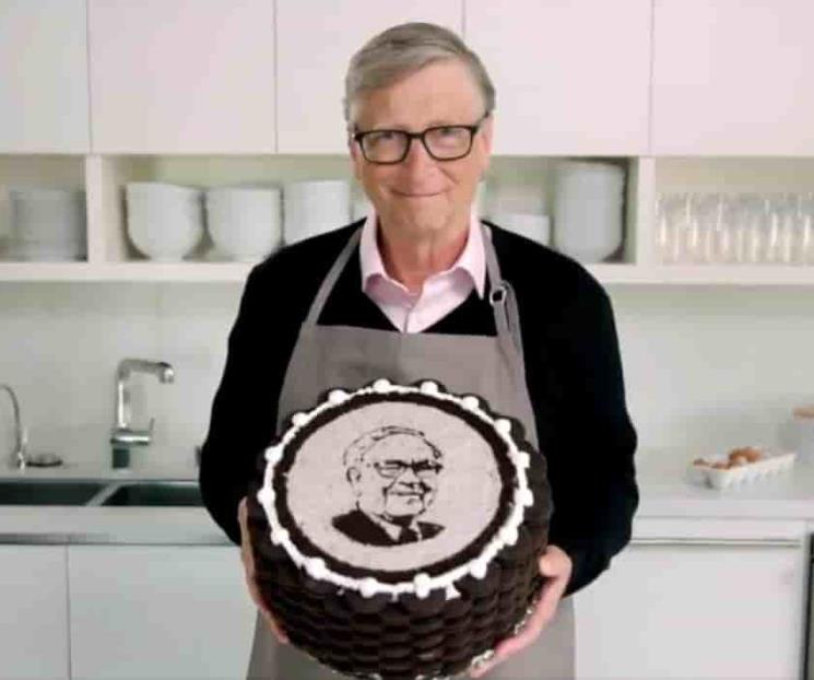 Bill Gates hace pastel para Warren Buffet