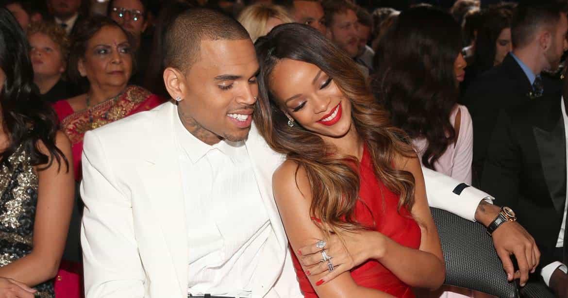 Confiesa Rihanna que sigue amando a Chris Brown