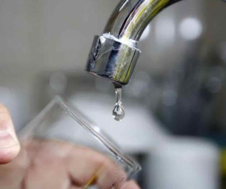 Anuncian suspensión de agua en 23 colonias de Escobedo