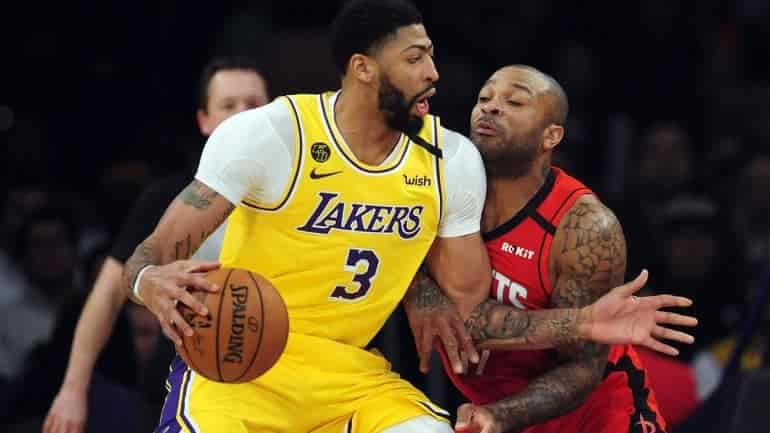 Bucks evita barrida; Lakers empata su serie