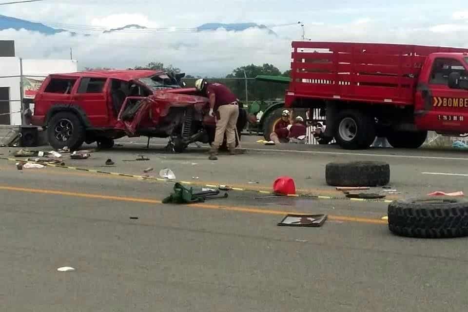 El choque de dos camionetas dejó un saldo de un menor muerto y cuatro lesionados