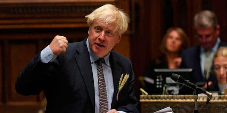 Defiende  Johnson revisión del Brexit
