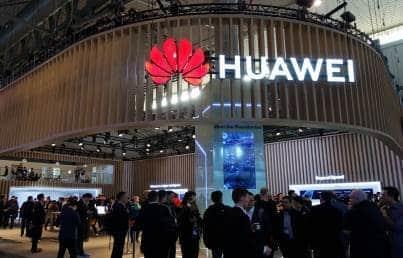 Huawei podría enfrentar carencia de chips y pantallas