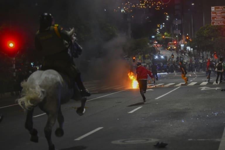 Ascienden a 13 los muertos por protestas en Colombia