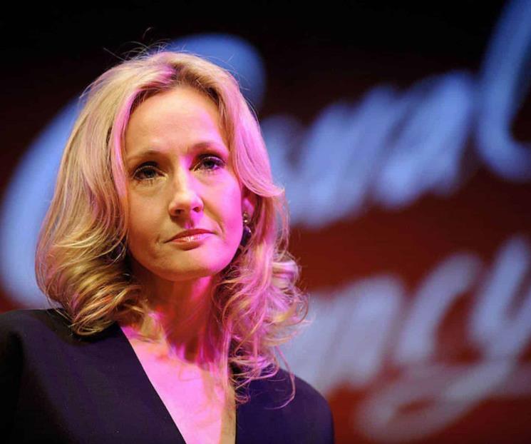 J.K. Rowling en otra polémica por su nuevo libro