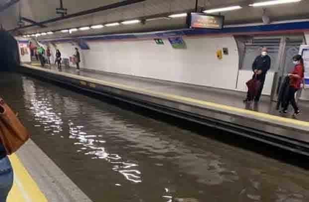 Lluvias inundan el metro de Madrid