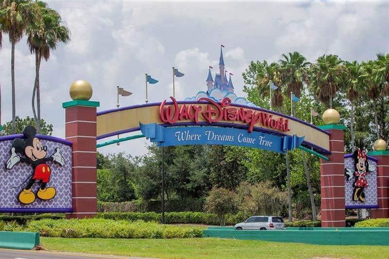 Despedirá Disney a 28 mil empleados