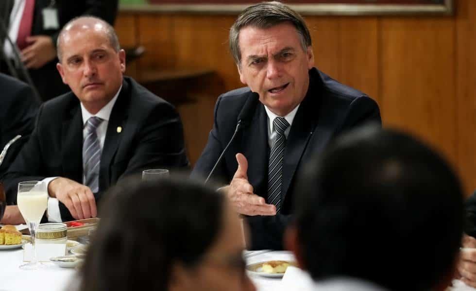 Bolsonaro critica a Biden por amenazas cobardes