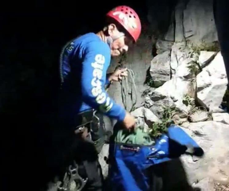 Rescatan a  excursionistas en La Huasteca