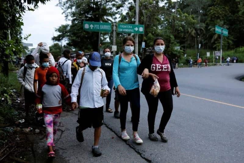 Migrantes cruzan Guatemala pese a amenazas