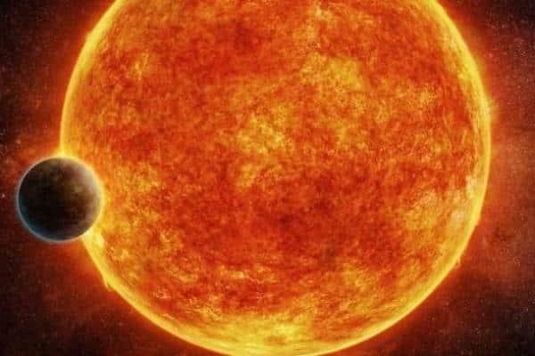 Atmósfera de exoplaneta más caliente está repleta de metales