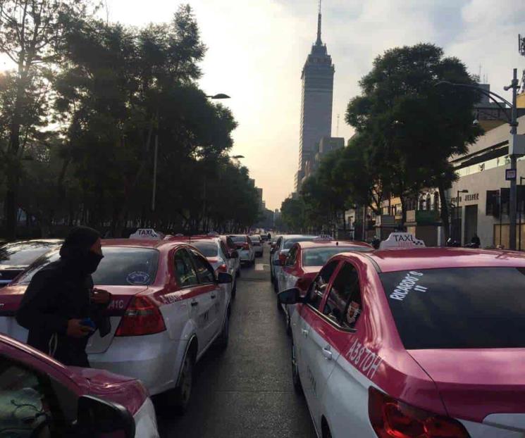 Taxistas realizan megamarcha en CDMX