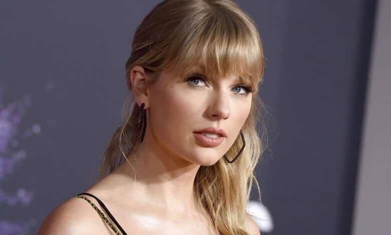 Taylor Swift pone a pensar a sus seguidores en redes