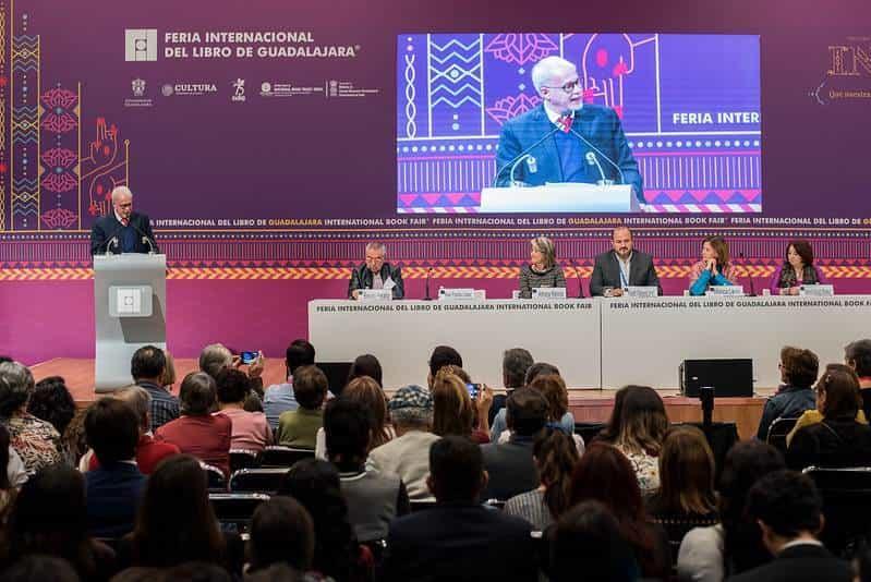 FIL Guadalajara pide defender al libro del populismo