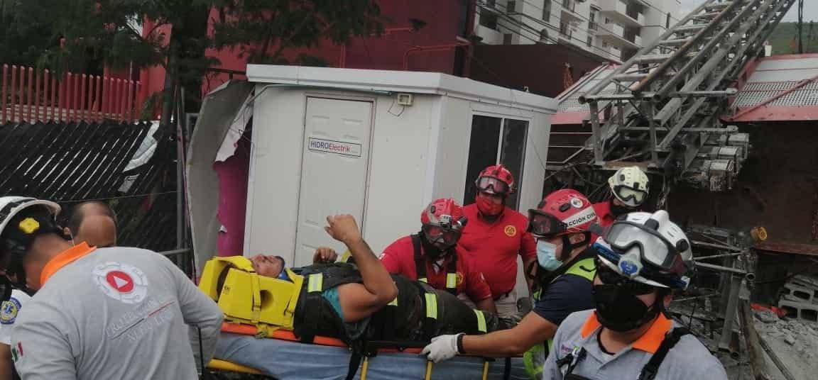 Deja caída de elevador 3 lesionados