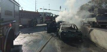 Se incendia automóvil en Apodaca