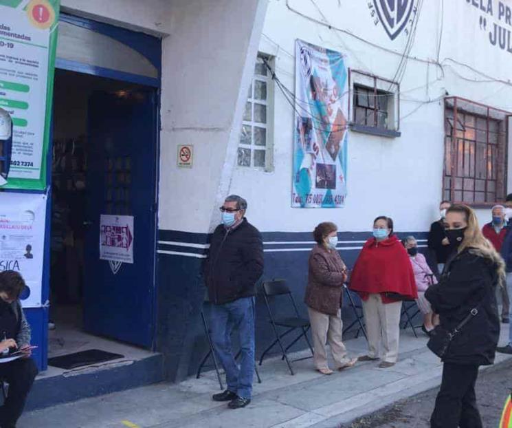 Apertura de casillas en Hidalgo inicia con largas filas