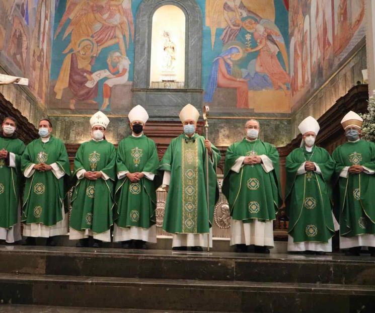 Impone Cabrera signos a nuevos obispos auxiliares electos