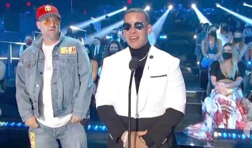 Triunfan Bad Bunny y Daddy Yankee en Premios Billboard