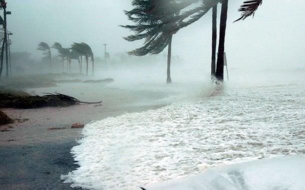 Avanza huracán Epsilon hacia Bermudas