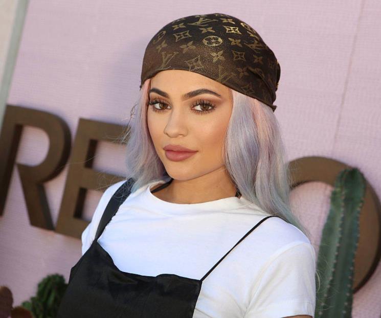 Destronan a Kylie Jenner como la mejor pagada en Instagram
