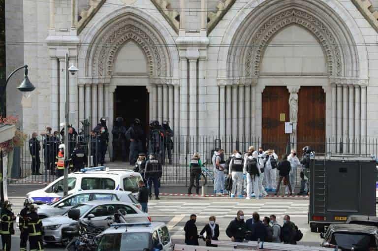 Ataque con cuchillo en iglesia de Niza deja tres muertos