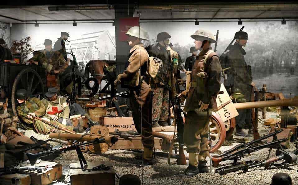 Roban raros uniformes y armas nazis de museos holandeses