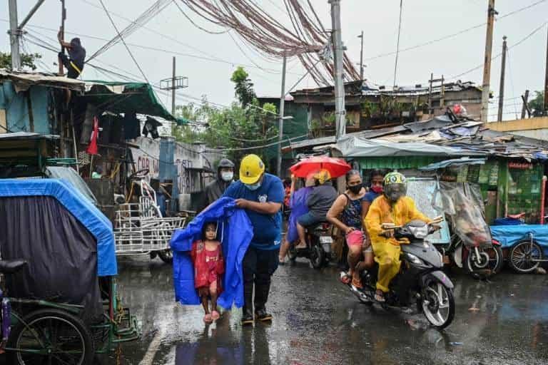 Tifón Goni deja al menos siete muertos en Filipinas