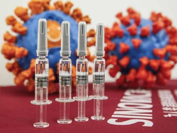 Brasil autoriza reanudar pruebas de vacuna