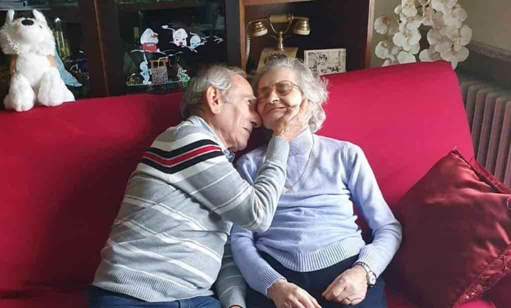 Muere italiana a la que esposo llevó serenata al hospital