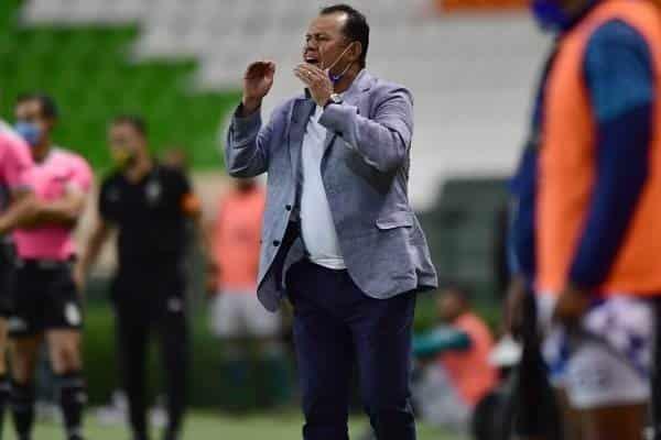 Juan Reynoso deja de ser el entrenador del Puebla