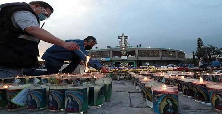 Encienden 15 mil veladoras para celebrar a la virgen